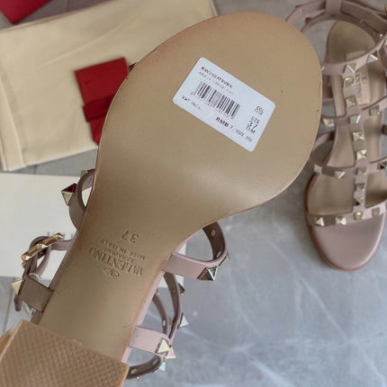 ROCKSTUD CALFSKIN ANKLE STRAP SANDAL 90 BEIGE