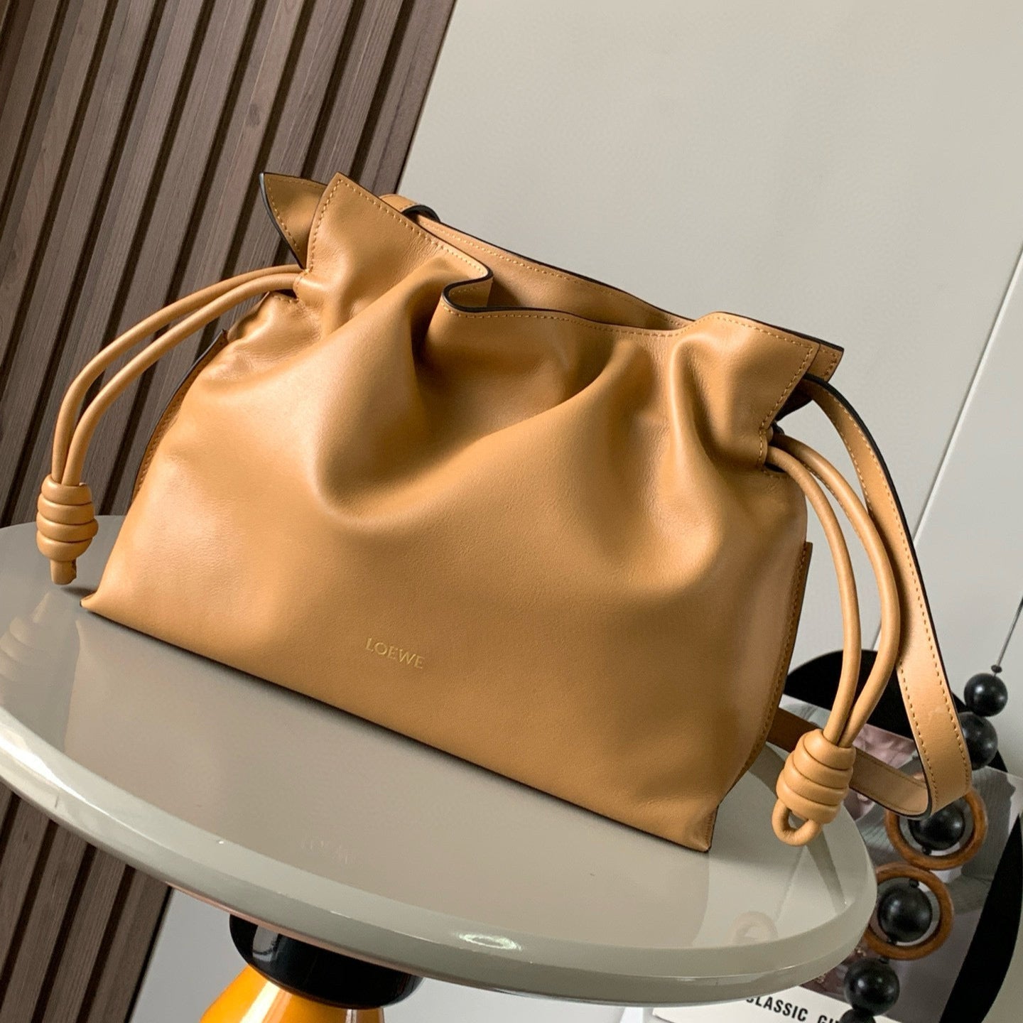 LOE MEDIUM 30 FLAMENCO KNOT IN BEIGE LAMBSKIN