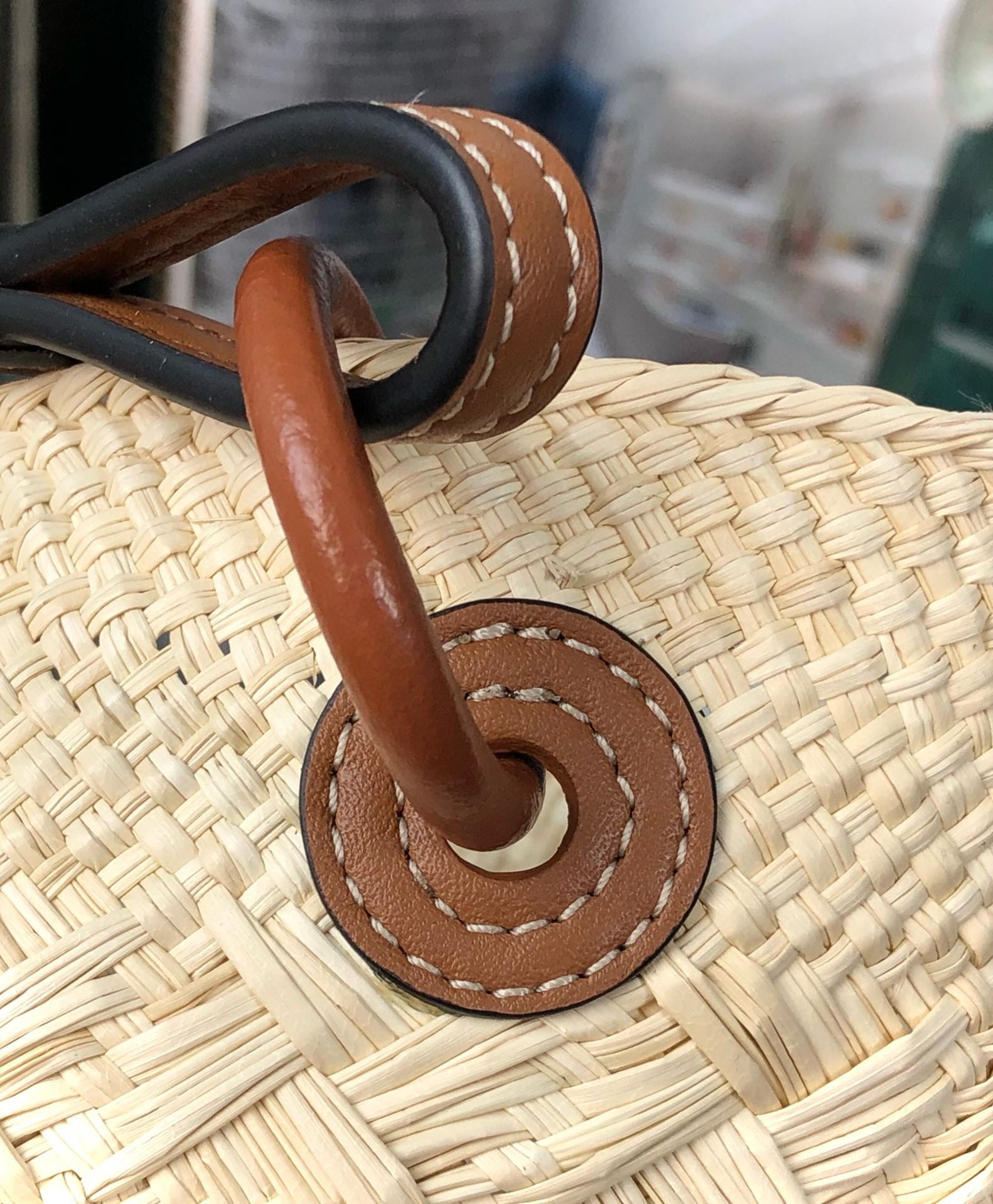 MEDIUM ANAGRAM BASKET BAG 46 IN BEIGE IRACA PALM AND TAN CALFSKIN