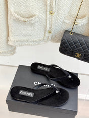 THONG SANDALS IN BLACK VELVET EMBOSSED CRYSTAL