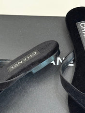 THONG SANDALS IN BLACK VELVET EMBOSSED CRYSTAL