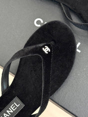 THONG SANDALS IN BLACK VELVET EMBOSSED CRYSTAL