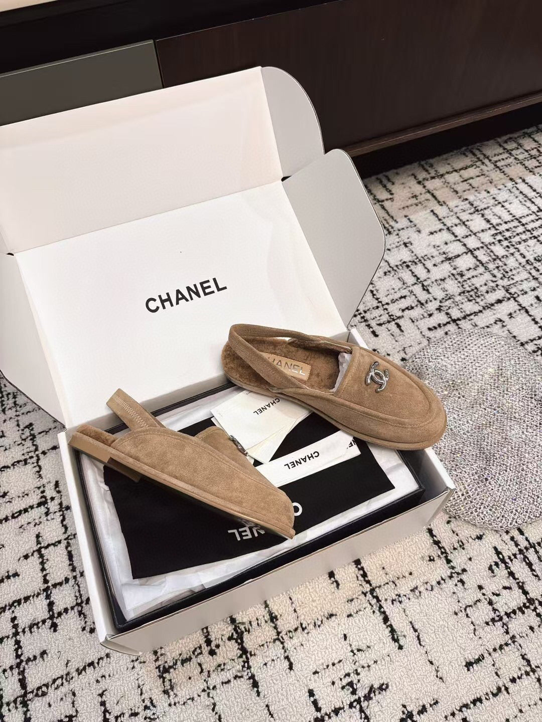 SLINGBACK LOAFER IN DARK BEIGE SUEDE AND SHEARLING