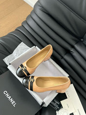 CC CLASSIC PUMPS IN BEIGE AND BLACK CALFSKIN