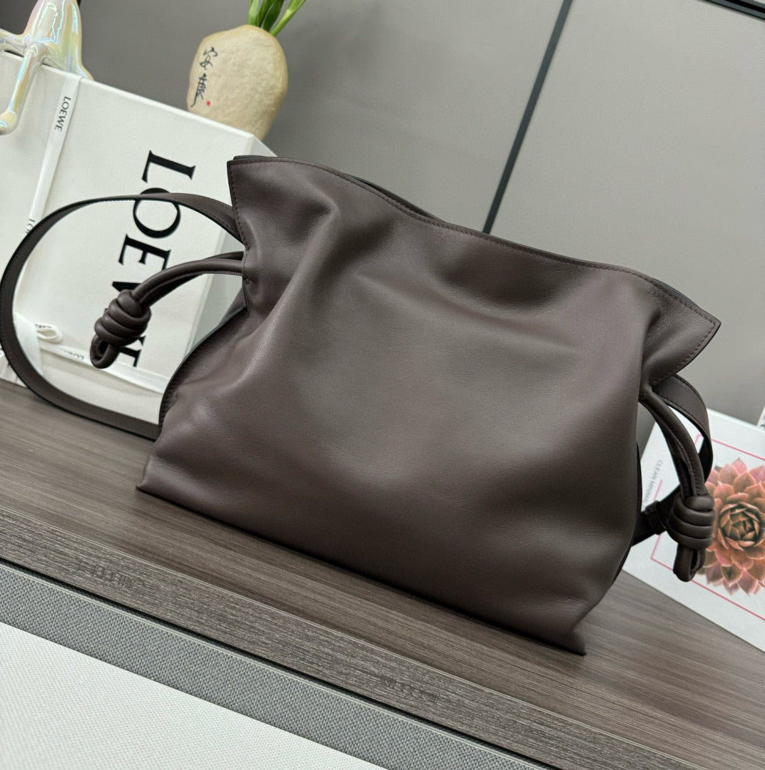 LOE 30 FLAMENCO PURSE BUCKET IN CHESTNUT BROWN CALFSKIN