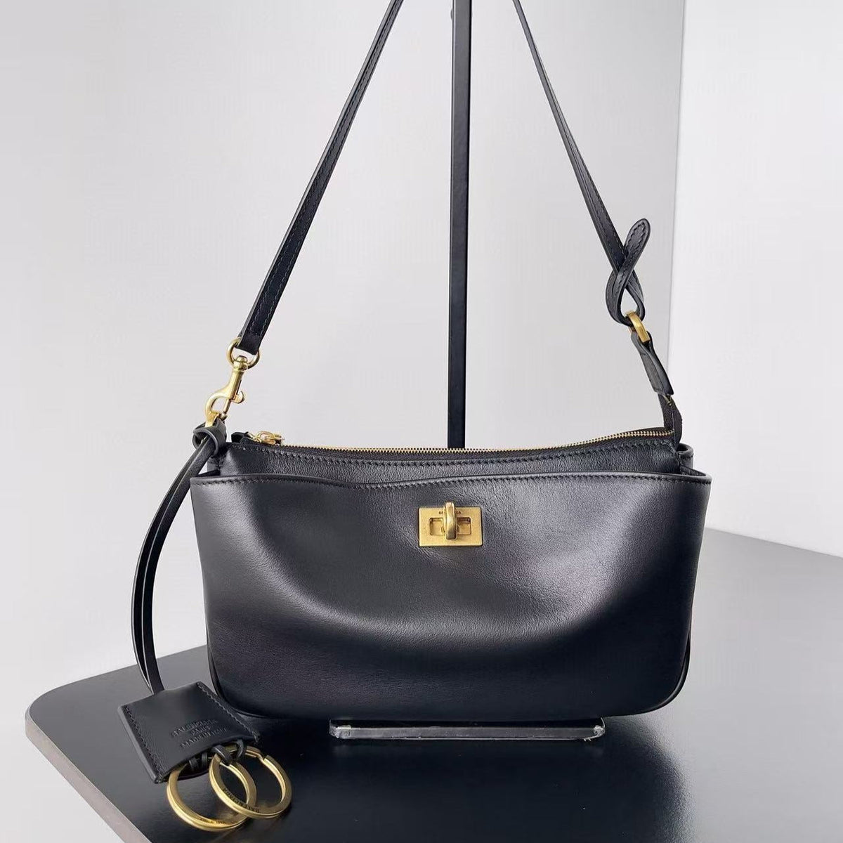 RODEO SHOULDER BAG 22 IN BLACK CALFSKIN GOLD HARDWARE
