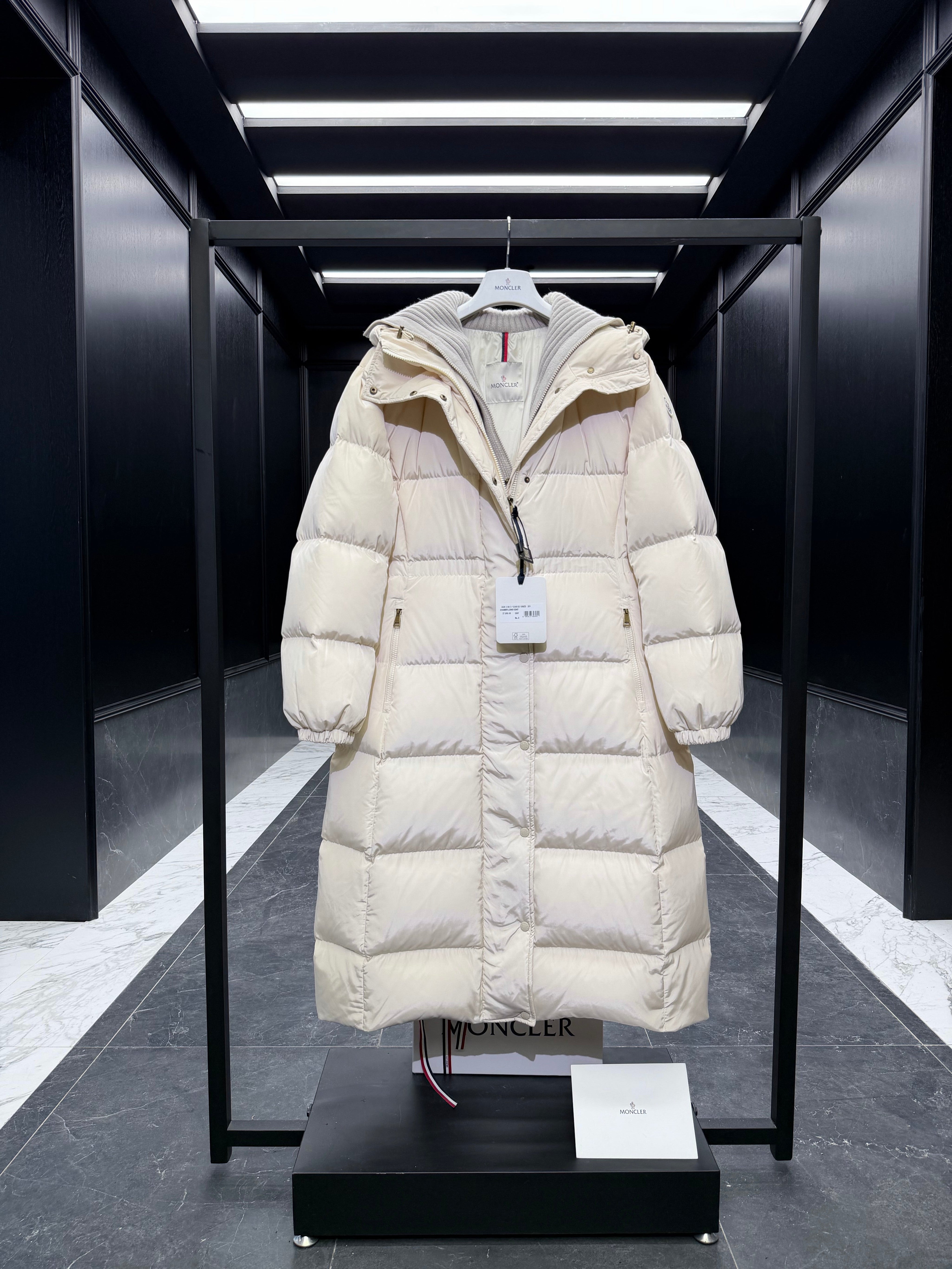MONCLER LONG COAT 223256