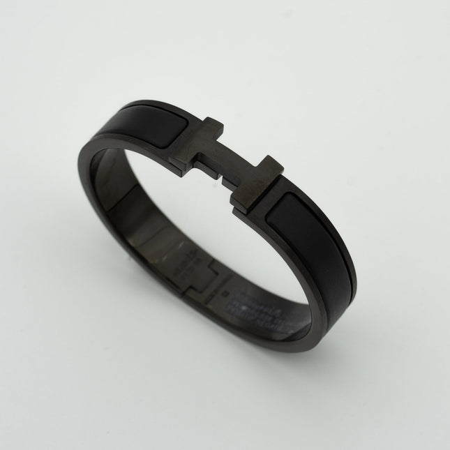 H SO BLACK BRACELET