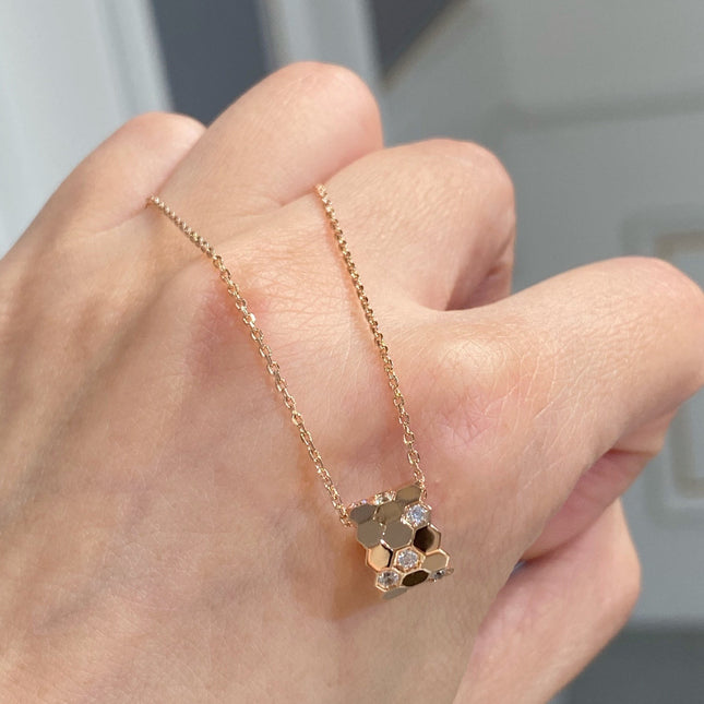 BEE LOVE DIAMOND NECKLACE