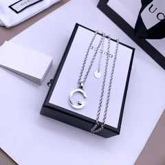 STERLING SILVER LETTER DOUBLE G LOGO PENDANT VERSATILE NECKLACE
