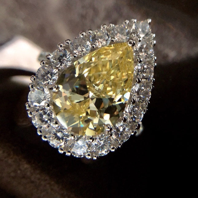 CONSTELLATION PEAR SHAPE YELLOW SILVER DIAMOND RING