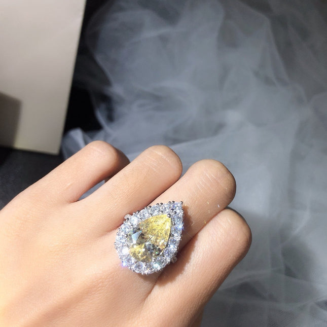 CONSTELLATION PEAR SHAPE YELLOW SILVER DIAMOND RING