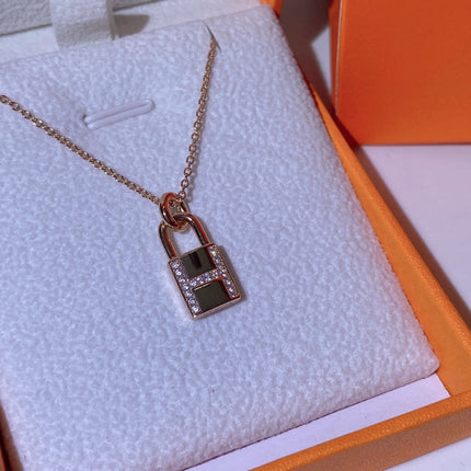 HM ADVANCED NICHE LOCK HEAD NECKLACE DIAMONDS