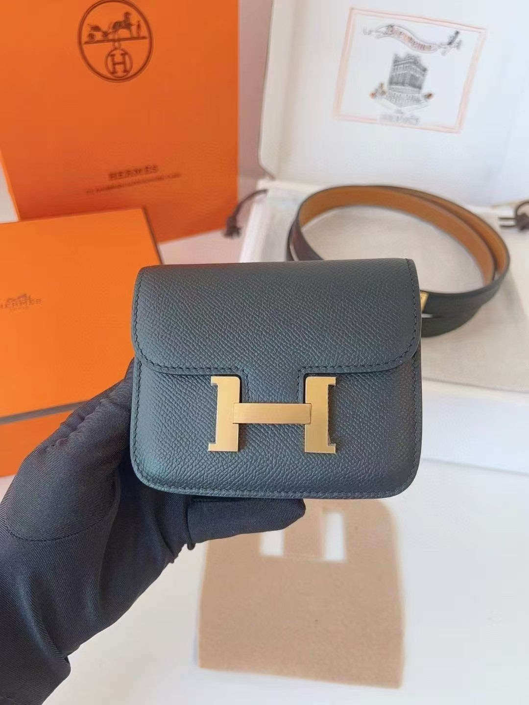 HM KELLY CONSTANCE SLIM WALLET BELT IN BLACK CALFSKIN GOLD HARDWARE