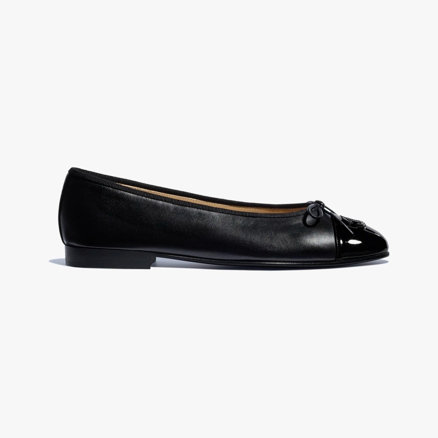 ballet-flats-black-lambskin-pate_8f283f68-824c-4e76-b2ef-e32ceae70e6c.jpg