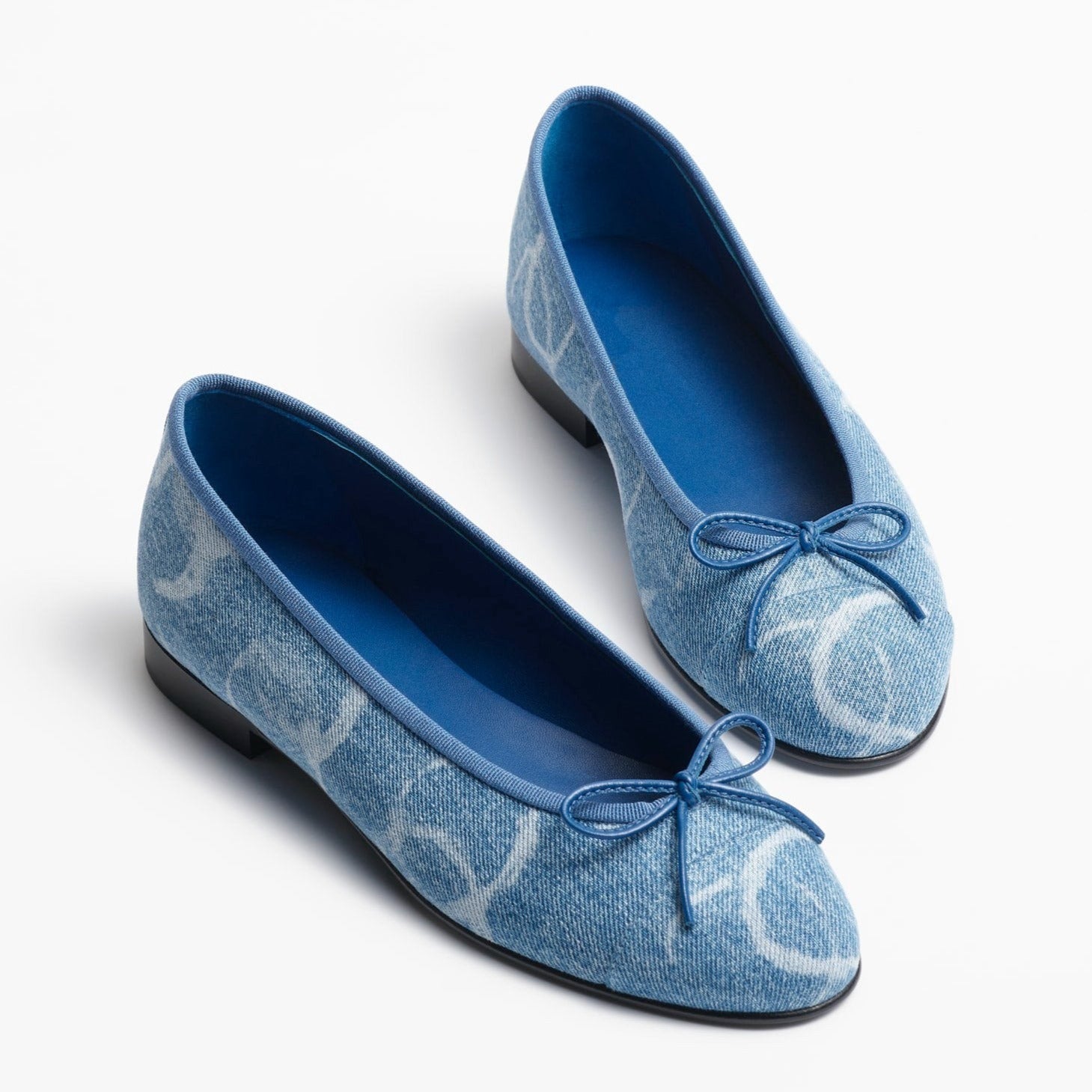 ballet-flats-light-blue-white-pr_047710ae-861d-48a1-abab-0a144de3ff15.jpg