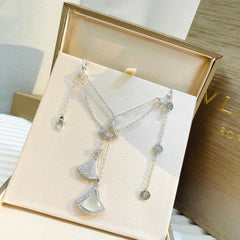 DREAM NECKLACE  3 MOTIF WHITE MOP DIAMOND