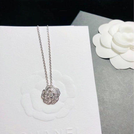 BOUTON DE CAMELIA NECKLACE SILVER DIAMOND