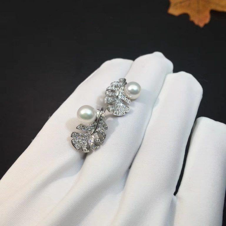 chanel-plume-de-chanel-earrings-18k-white-gold-diamonds-cultured-pearls-j10833-CORAL-1-768x768_3fc8af52-af27-444f-8319-356ea04e32e4.jpg