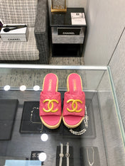 THICK SOLE WEDGE SLIPPERS IN PUNCH PINK LAMBSKIN AND BEIGE RUBBER