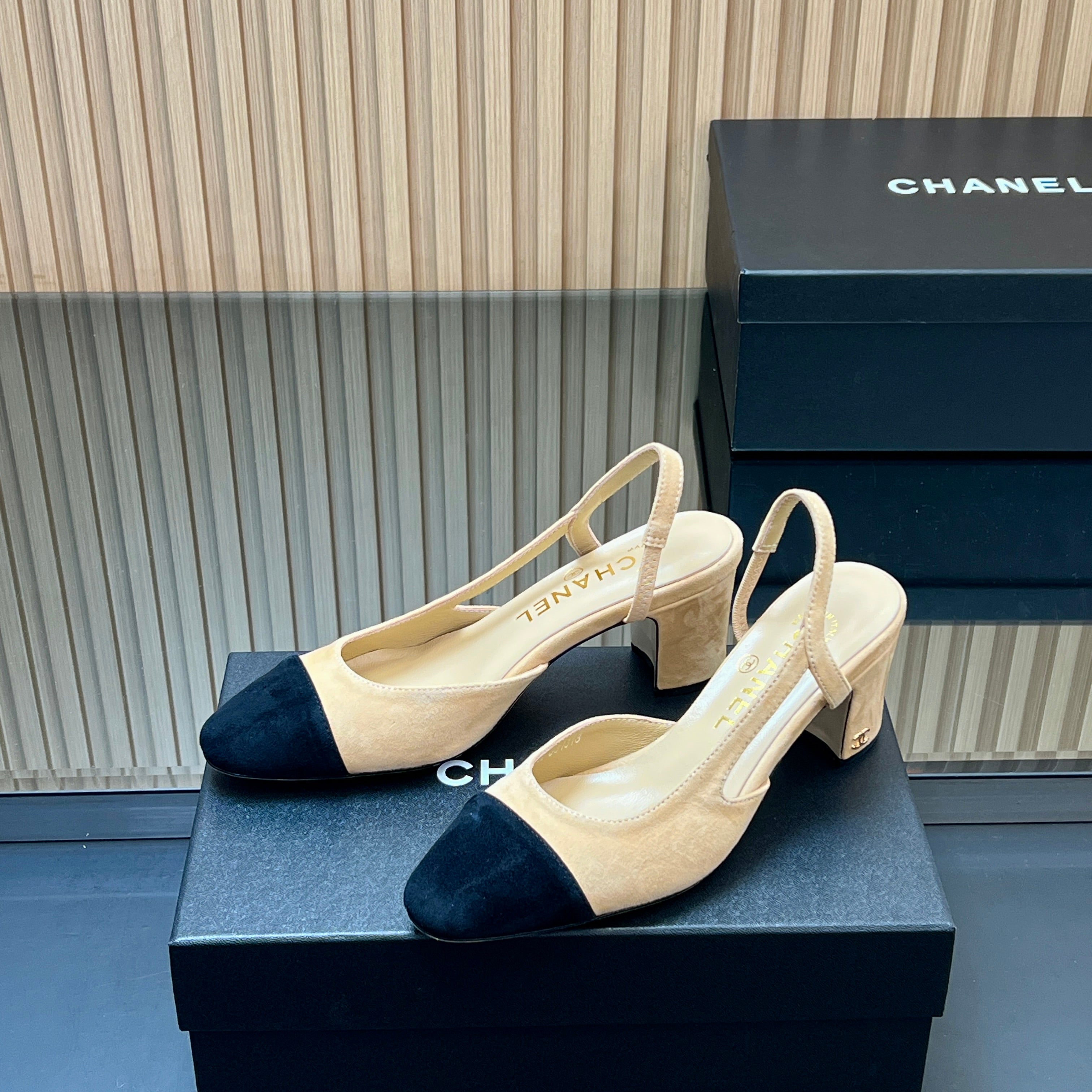 CHANEL 25S SLINGBACK SHOES IN BEIGE AND BLACK SUEDE