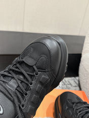 SNEAKER IN BLACK CALFSKIN AND BREATHABLE MESH 175308