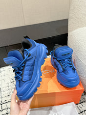 SNEAKER IN COBALT BLUE CALFSKIN AND BREATHABLE MESH 175311