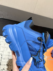 SNEAKER IN COBALT BLUE CALFSKIN AND BREATHABLE MESH 175311