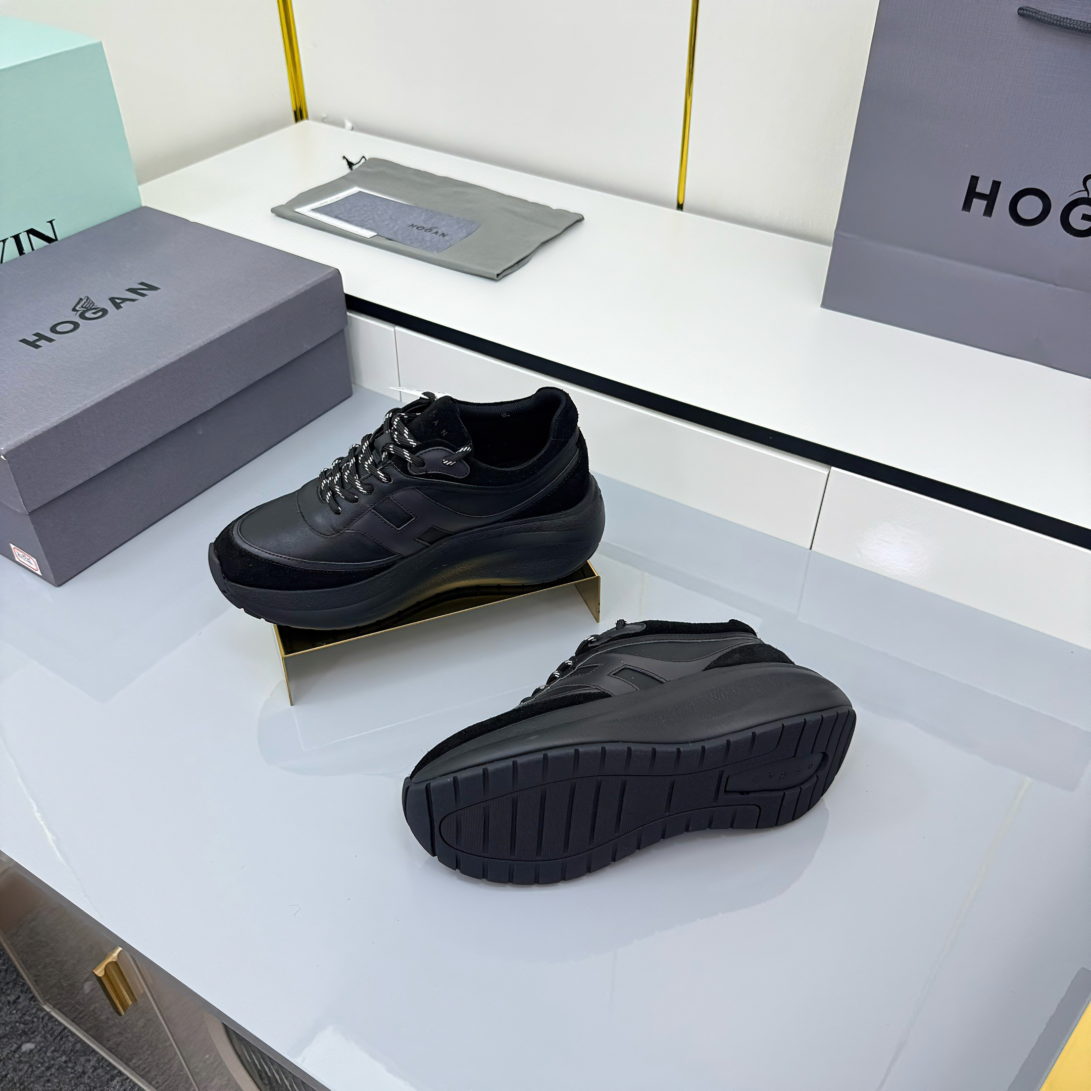 TOM FORD 26S HOGAN SNEAKERS IN BLACK CALFSKIN AND SUEDE