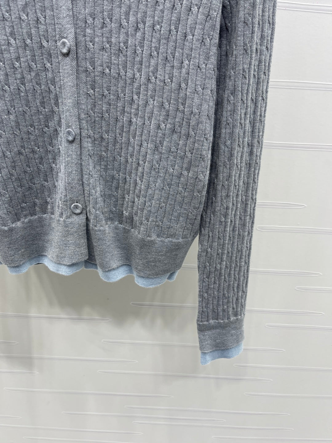 MIUMIU CARDIGAN STYLE 464
