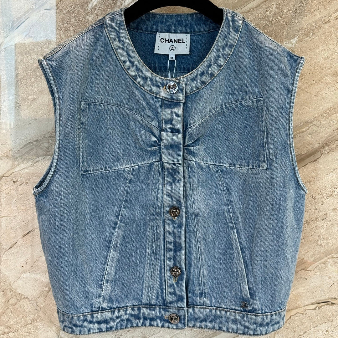 CHANEL 25S SLEEVELESS DENIM VEST 391