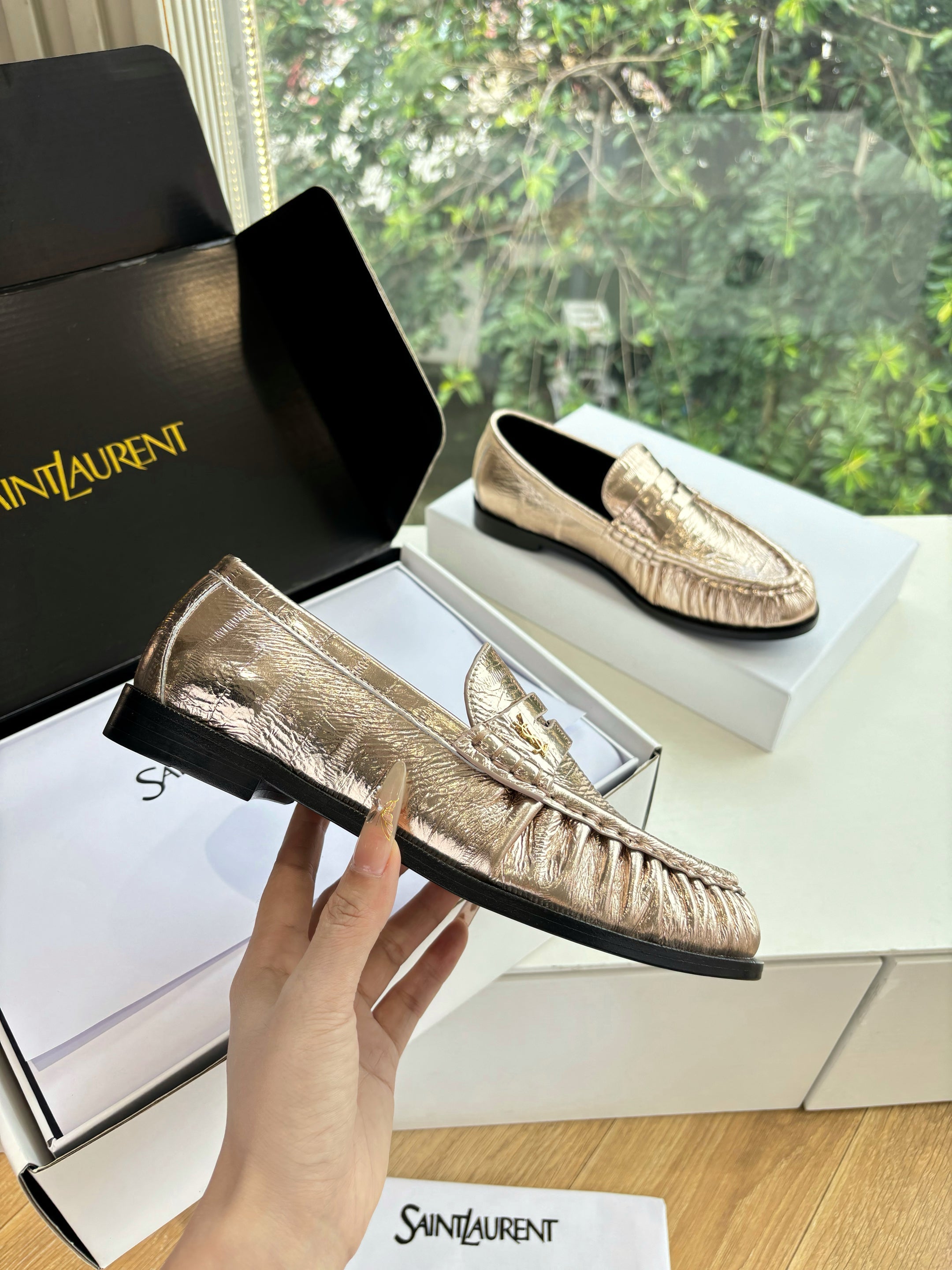 YSL 25S LOAFERS IN GOLD LAMBSKIN