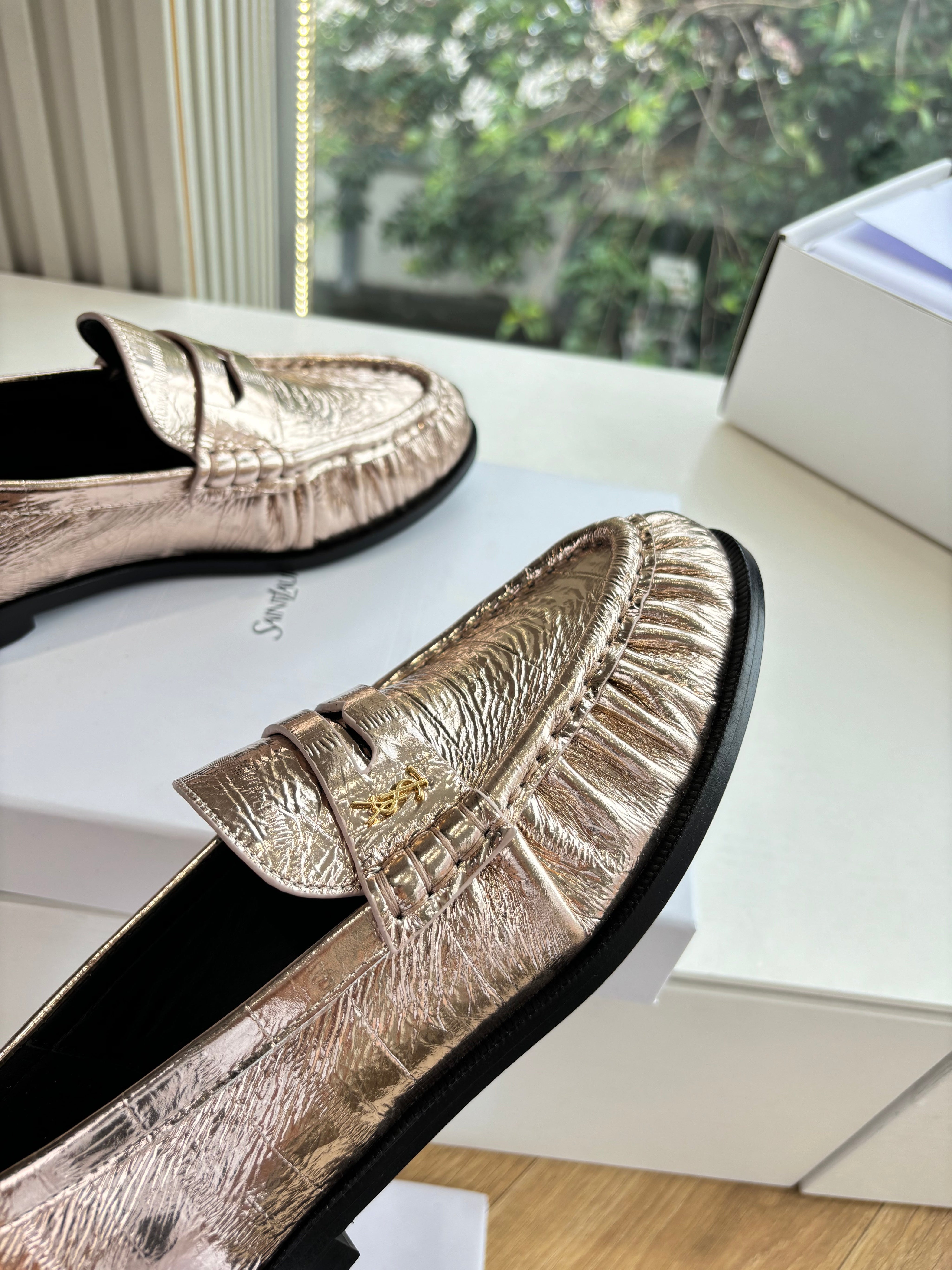 YSL 25S LOAFERS IN GOLD LAMBSKIN