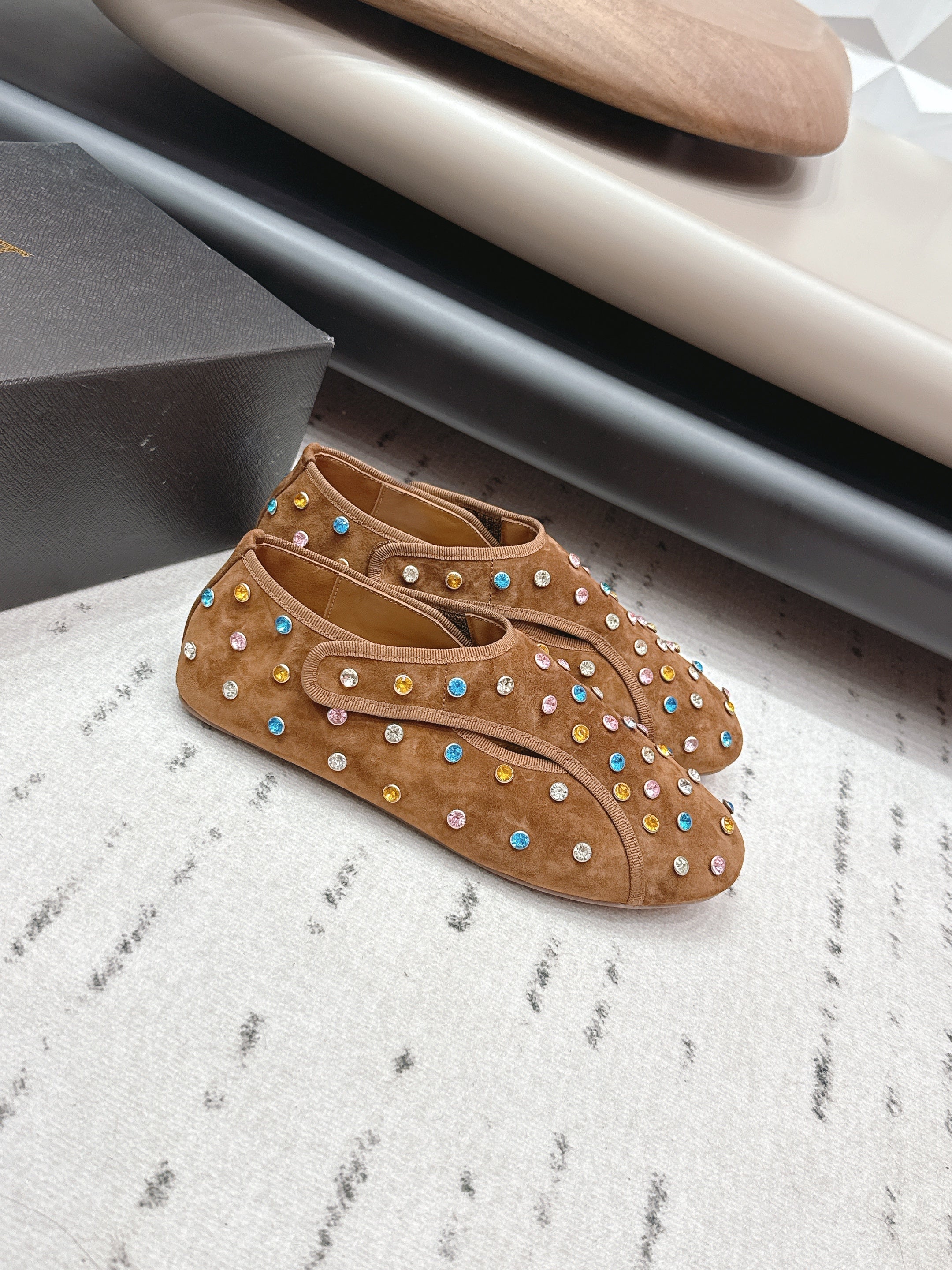 ALAIA 26S EMBELLISHED FLATS IN LIGHT BROWN SUEDE