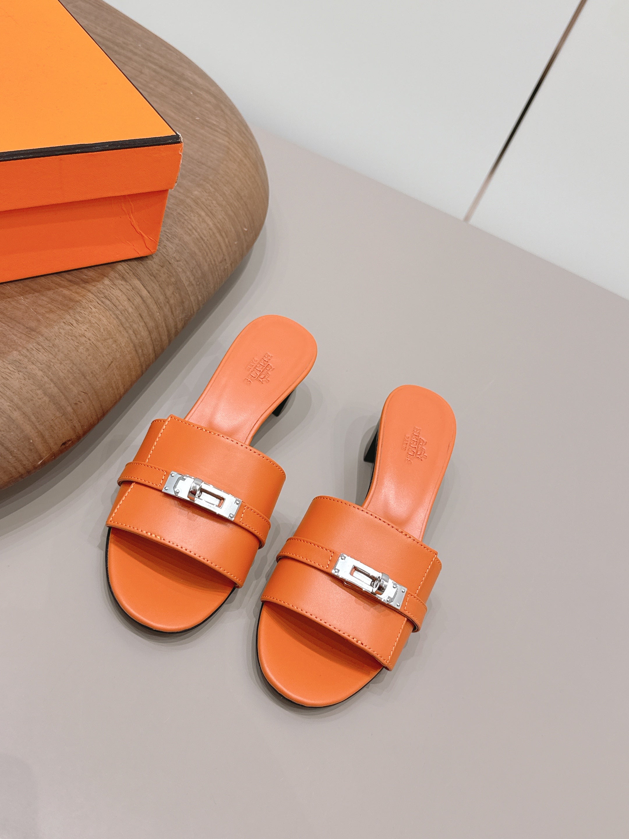 HM 26S KELLY HEEL SANDAL 50MM IN ORANGE CALFSKIN SILVER HARDWARE