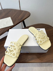 LOEWE 26S FLAT SANDALS IN LIGHT YELLOW CALFSKIN