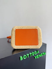 BOTTEGA VENETA 25S SMALL PARACHUTE 20 IN BURNED ORANGE CALFSKIN AND RAFFIA