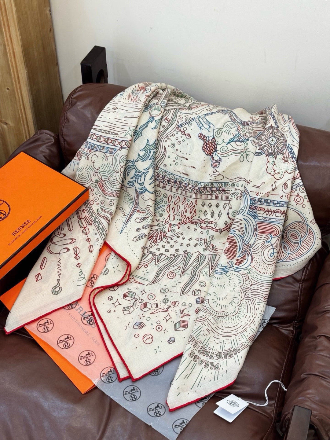 HERMES 26S PRINTED SQUARE  SCARF 135 IN SILK 311977