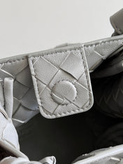 BOTTEGA VENETA 25S SMALL PARACHUTE 21 IN LIGHT GRAY CALFSKIN GOLD HARDWARE