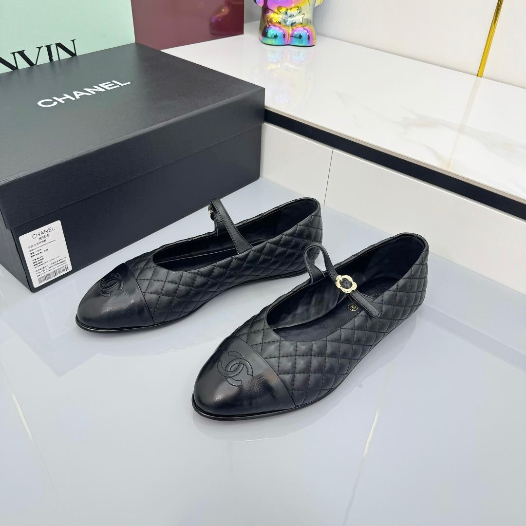 CC MARY JANE FLAT 25S IN BLACK LAMBSKIN EMBOSSED LOGO