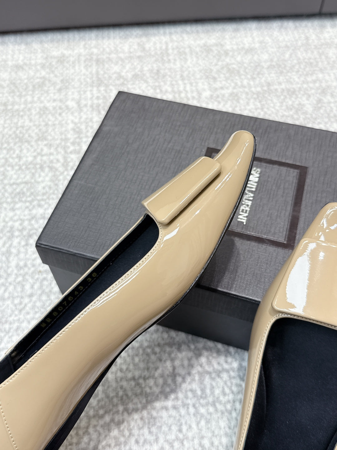 YSL 25S FLAT SHOES IN DARK BEIGE LAMBSKIN