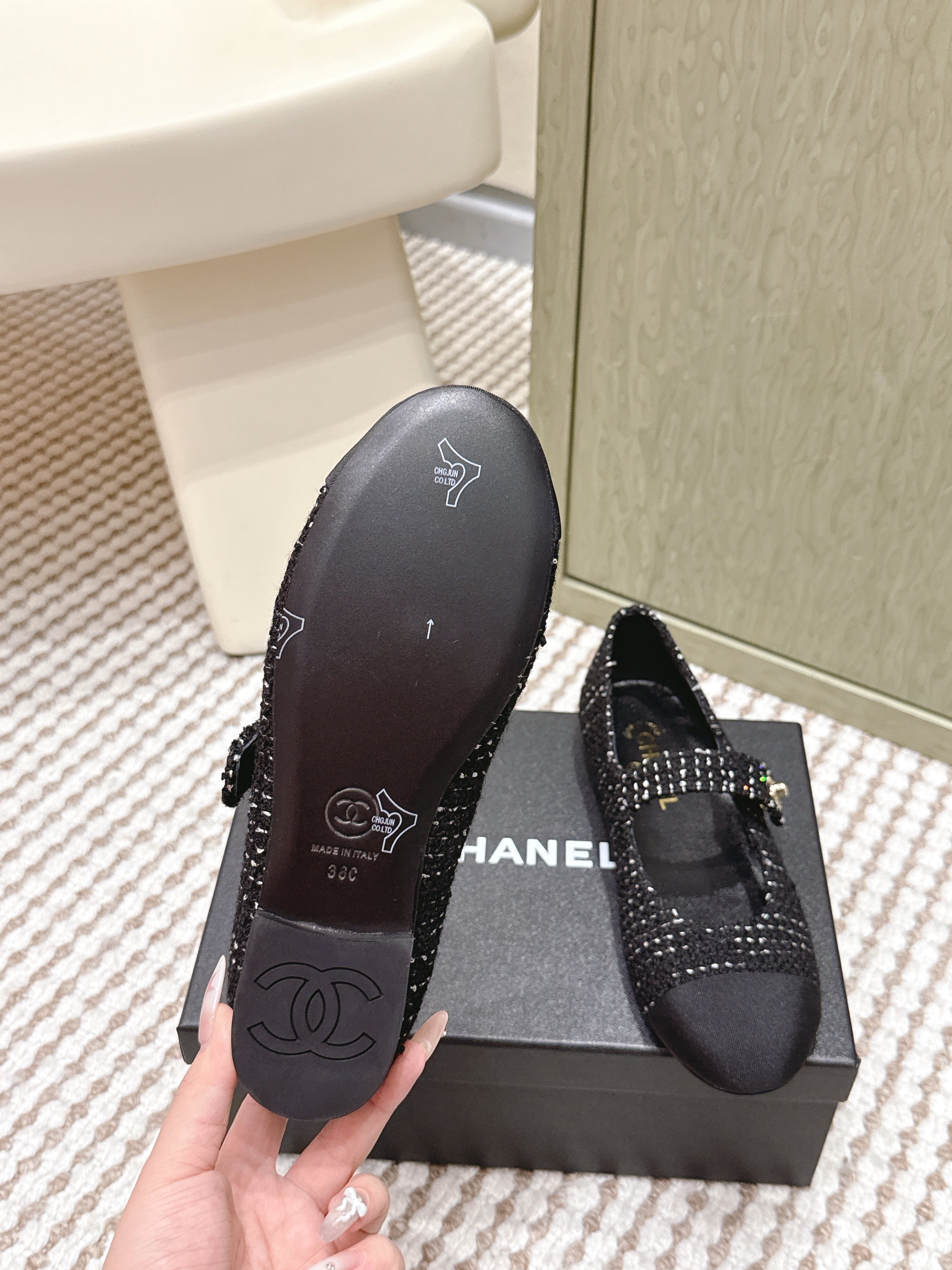 CHANEL 25S MARY JANE FLAT IN BLACK TWEED WITH CAP TOE GOLD HARDWARE