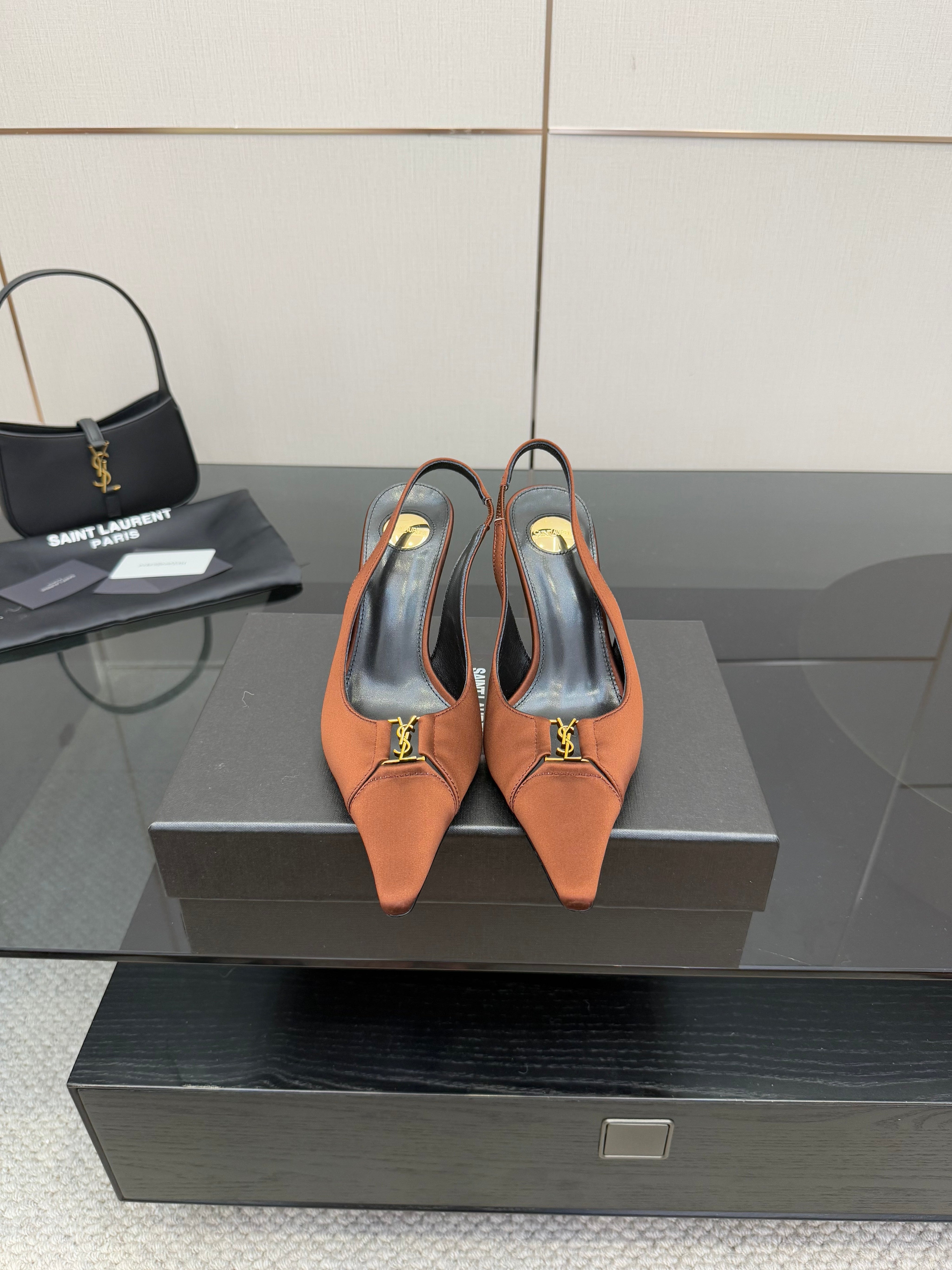 YSL 25S SLINGBACK HIGH HEELS 90 MM IN COGNAC BROWN SATIN WITH GOLD HARDWARE STYLE 15