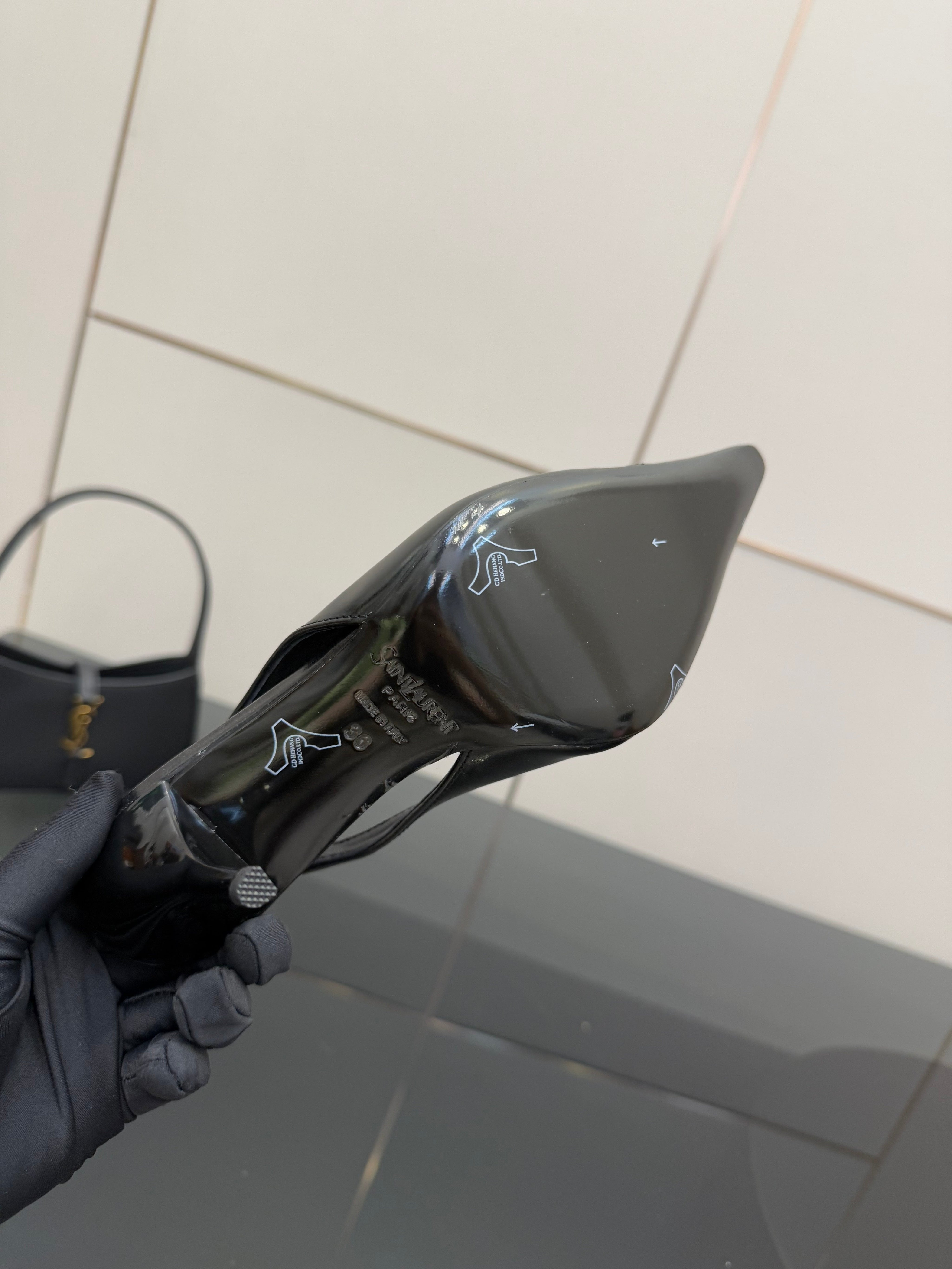 YSL 25S SLINGBACK HIGH HEELS 90 MM IN BLACK LAMBSKIN WITH GOLD HARDWARE STYLE 10