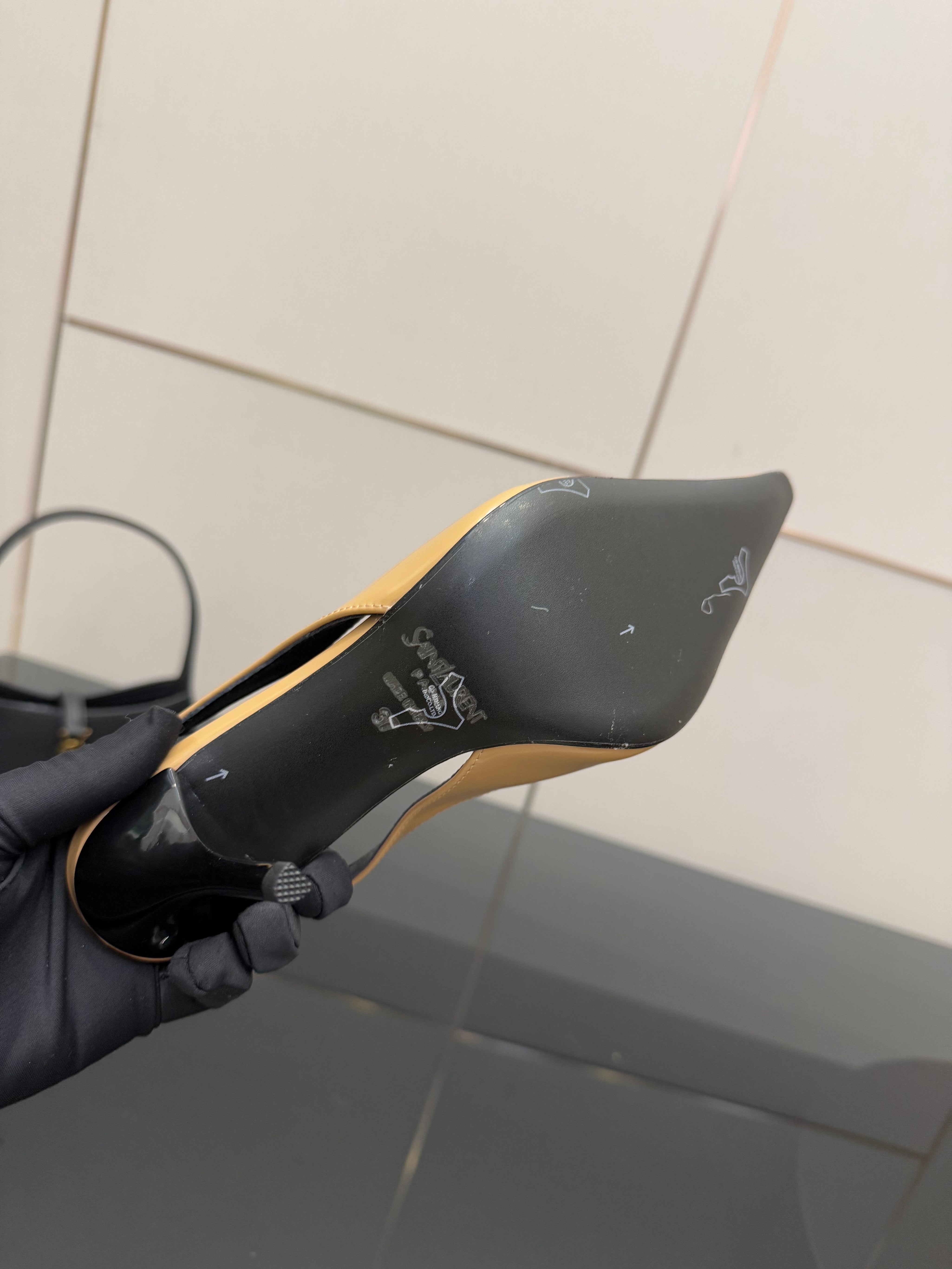 YSL 25S SLINGBACK HIGH HEELS 90 MM IN DARK BEIGE LAMBSKIN WITH GOLD HARDWARE STYLE 5