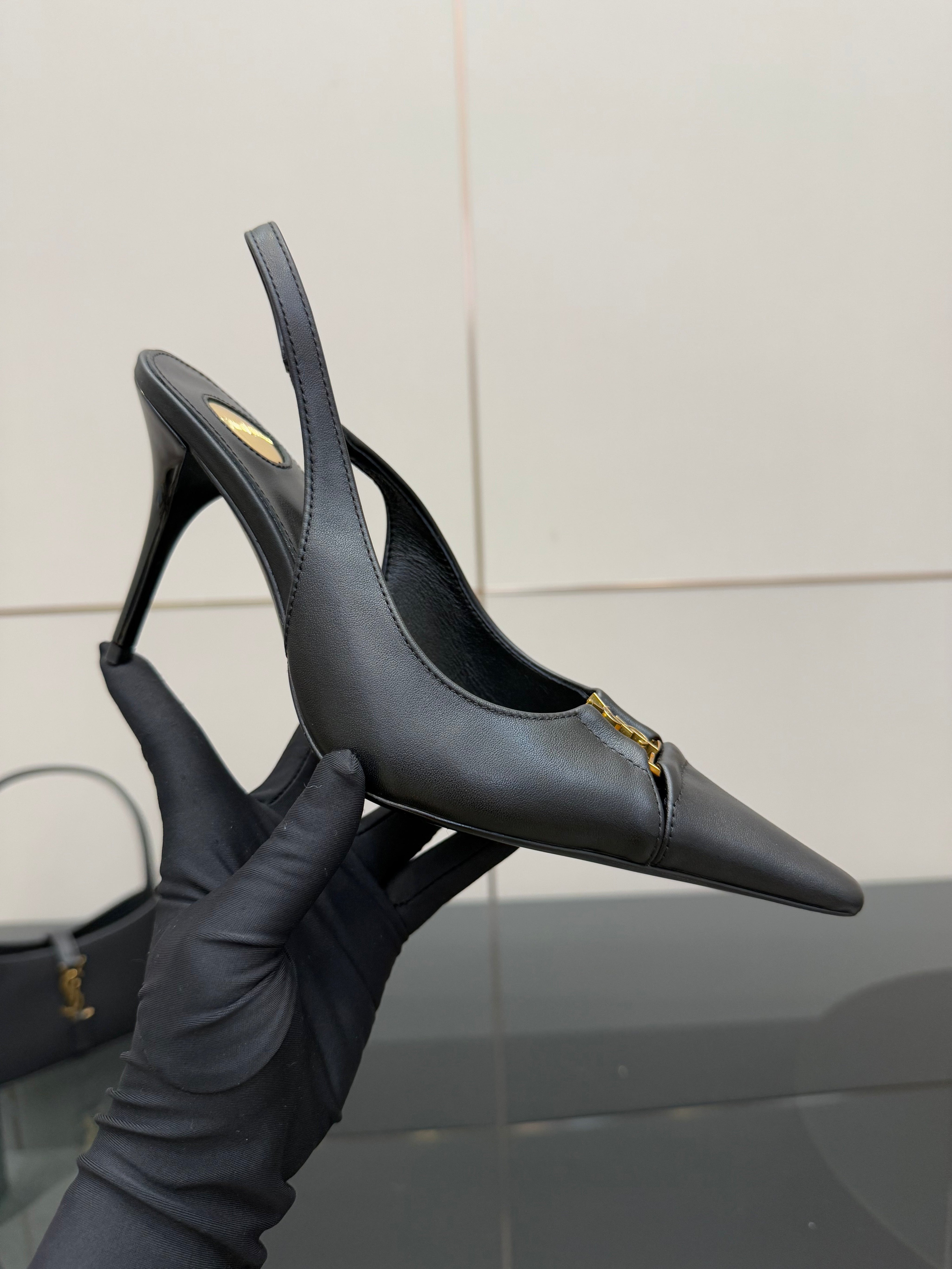 YSL 25S SLINGBACK HIGH HEELS 90 MM IN BLACK SMOOTH LAMBSKIN WITH GOLD HARDWARE STYLE 3