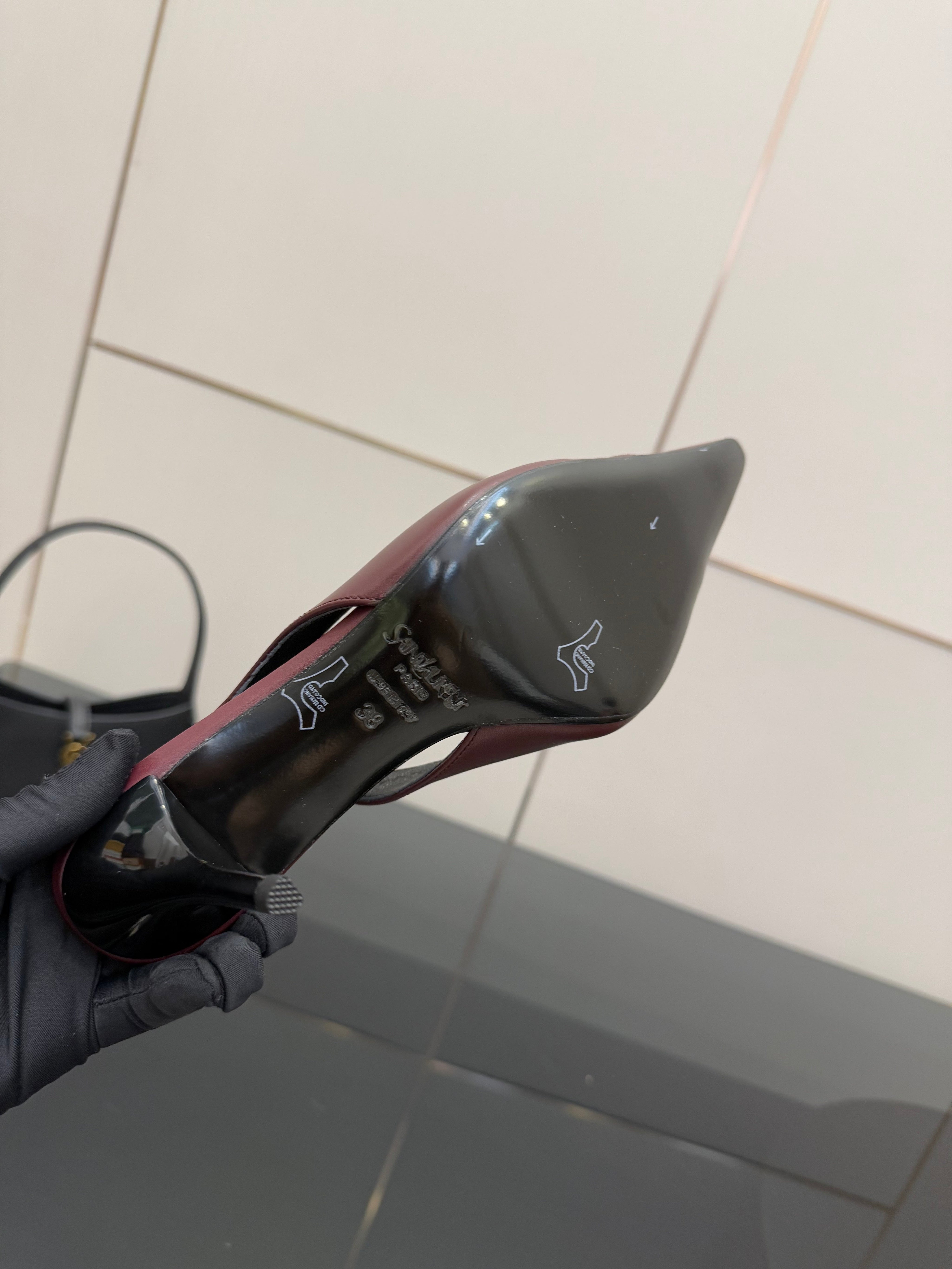 YSL 25S SLINGBACK HIGH HEELS 90 MM IN DARK RED LAMBSKIN WITH GOLD HARDWARE STYLE 2