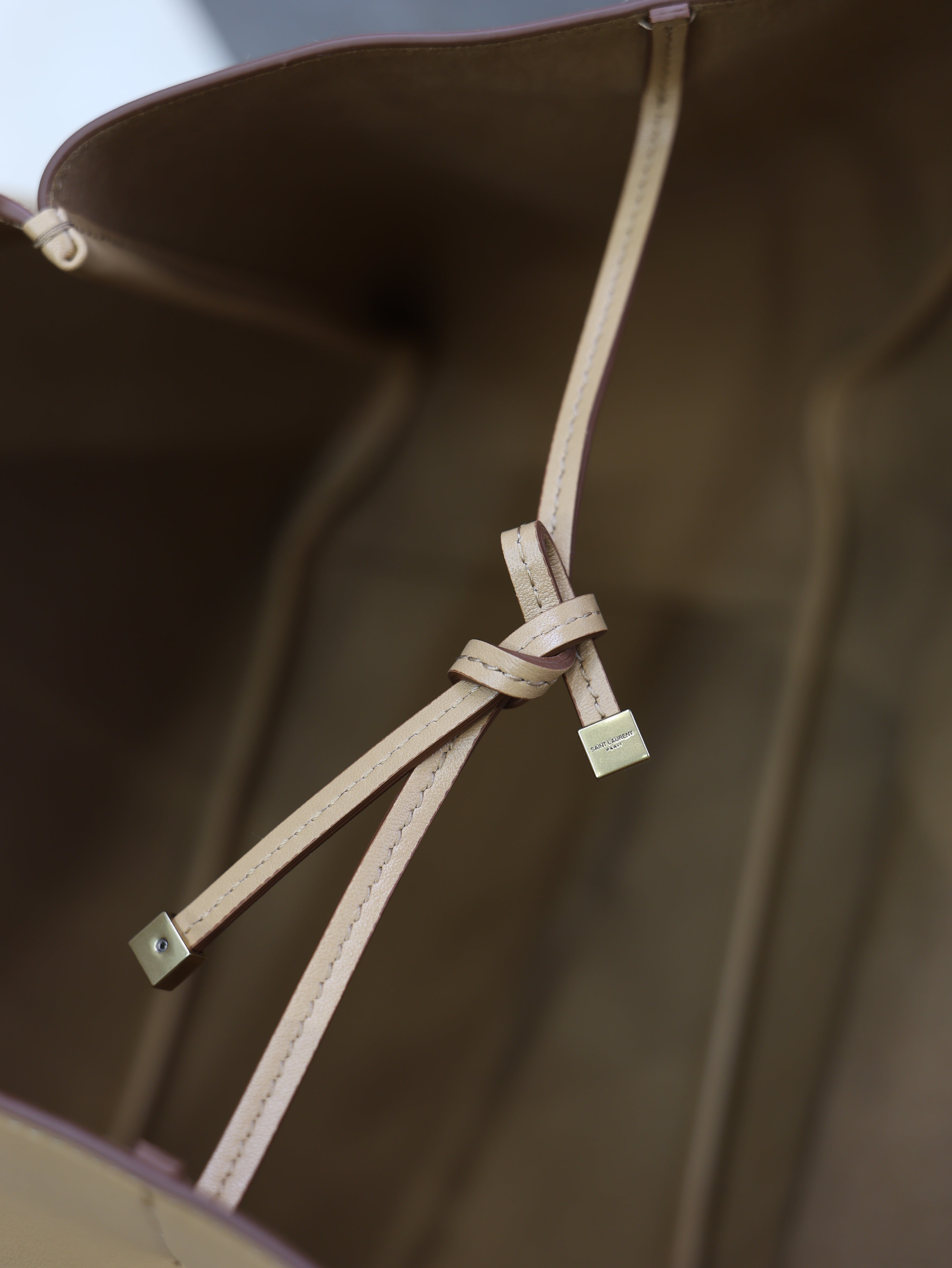 YSL 25S LE 5 À 7 BEA 50 IN DARK CARAMEL CALFSKIN GOLD HARDWARE