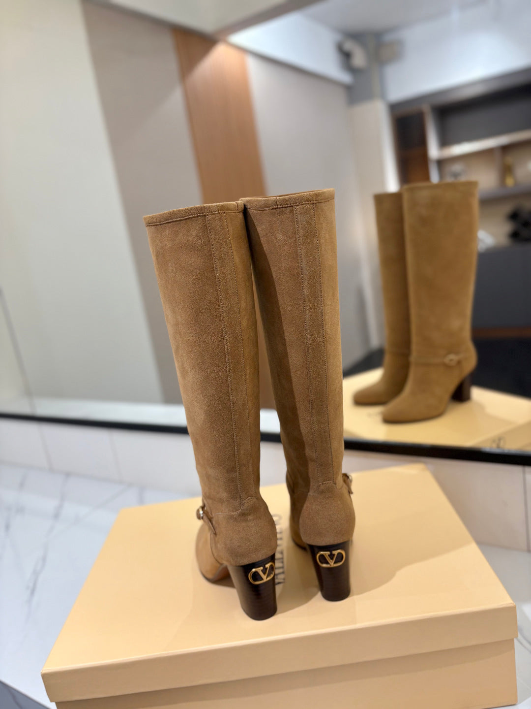 VALENTINO 25S GARAVANI PATTIE KNEE-HIGH BOOTS 80 MM IN LIGHT BROWN SUEDE