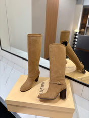 VALENTINO 25S GARAVANI PATTIE KNEE-HIGH BOOTS 80 MM IN LIGHT BROWN SUEDE